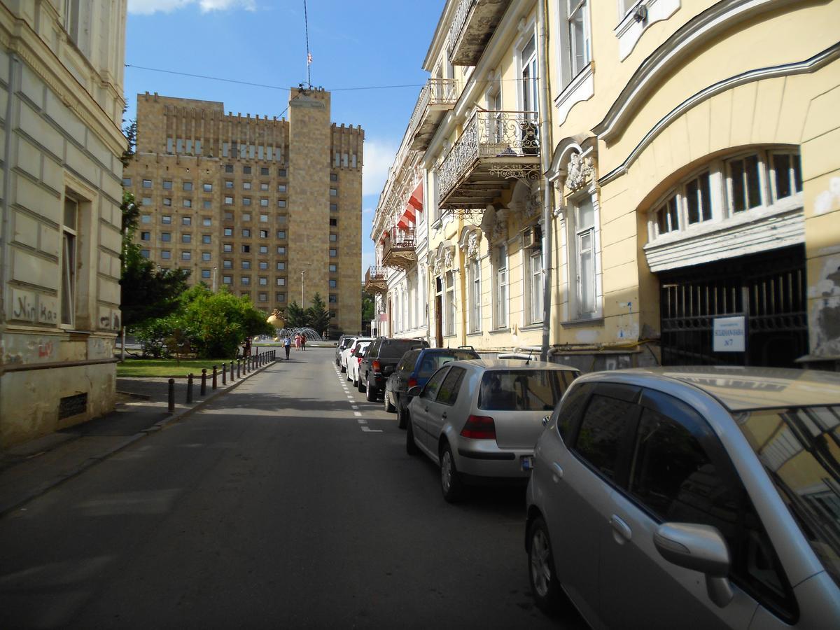 Apartment On Sulkhan-Saba Roma Tbilisi Eksteriør billede