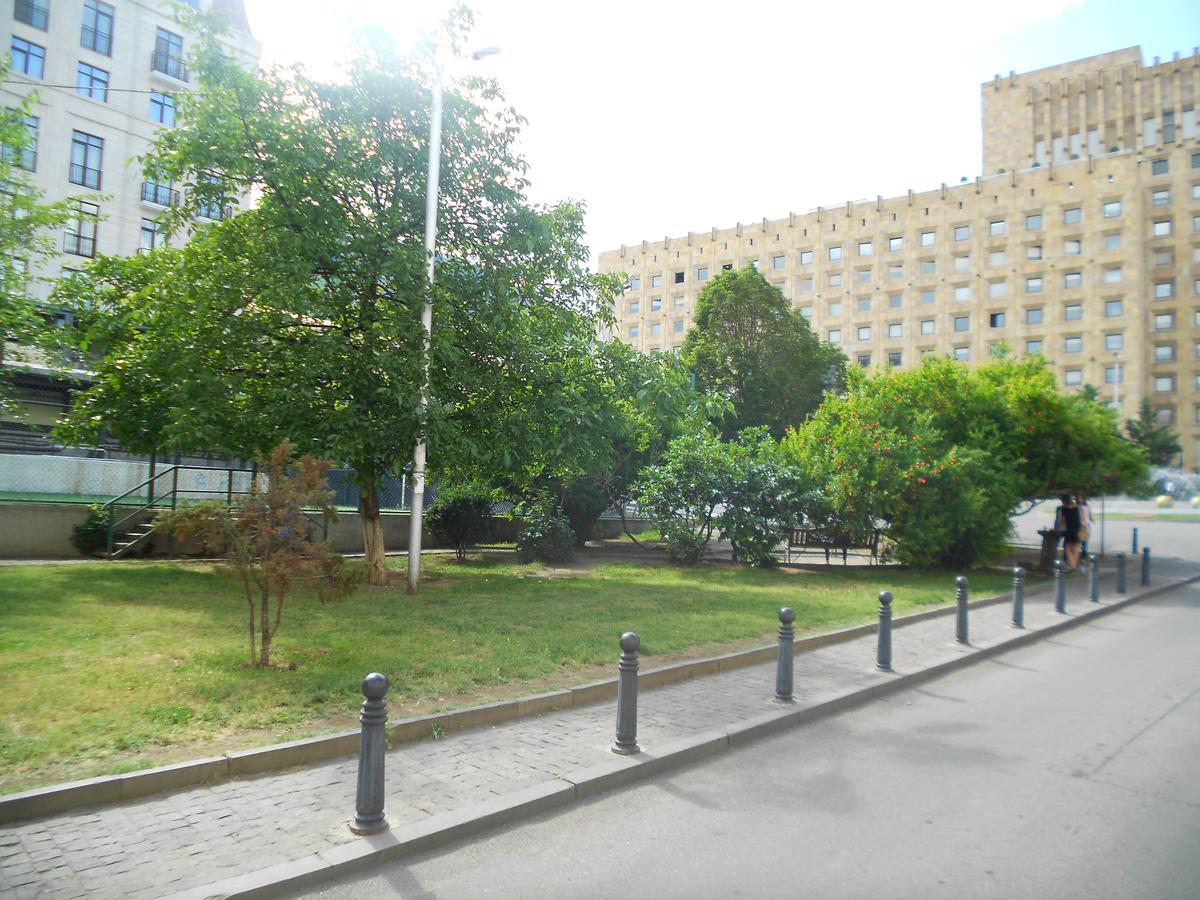 Apartment On Sulkhan-Saba Roma Tbilisi Eksteriør billede